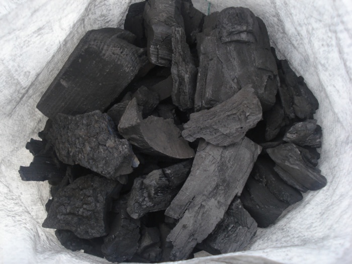 charbon de bois.
